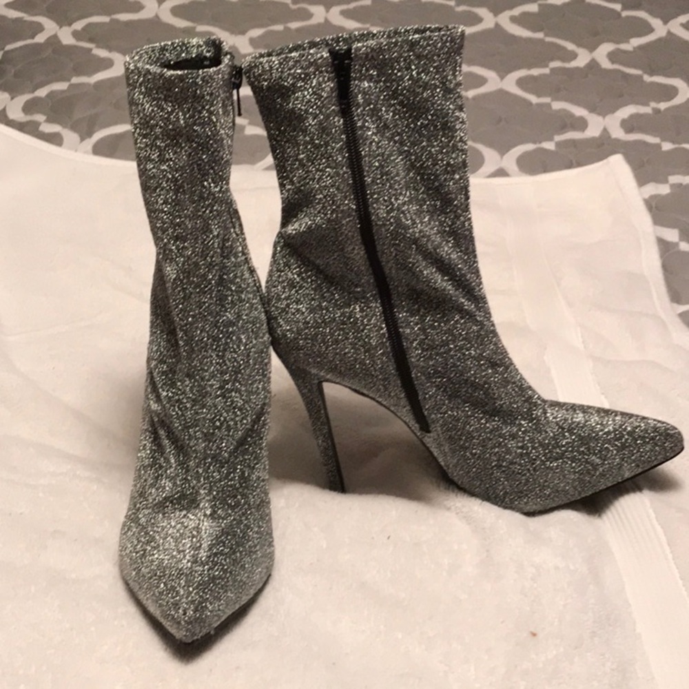 Boots - Picture 2 of 6